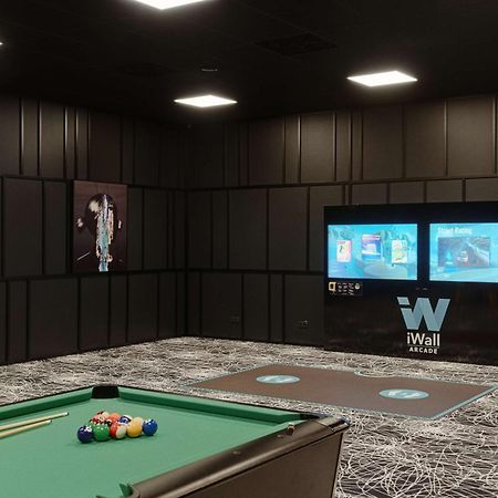 Radisson Blu Resort & Conference Center, Ostroda Mazury Εξωτερικό φωτογραφία A pool table with a wall mounted TV