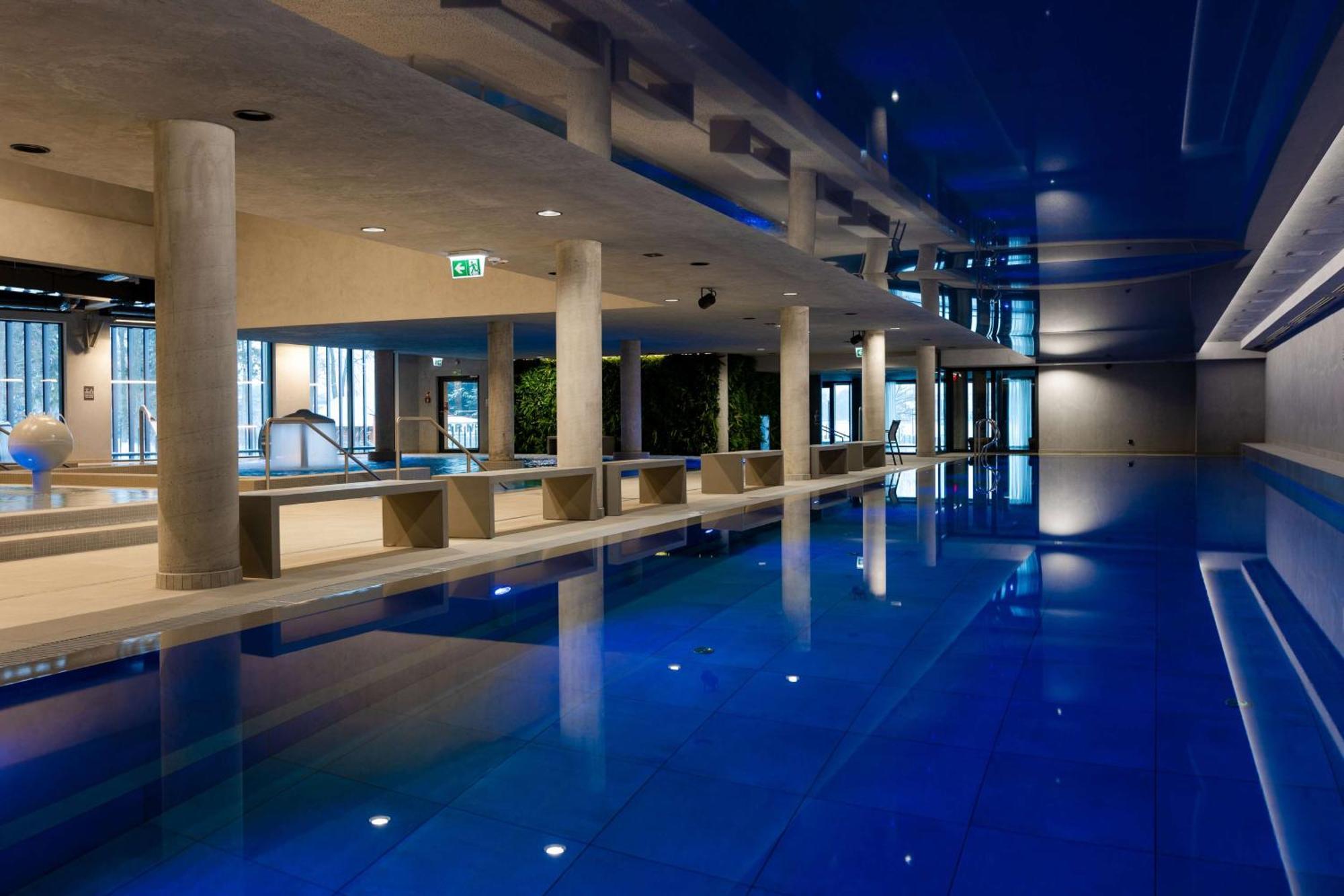 Radisson Blu Resort & Conference Center, Ostroda Mazury Εξωτερικό φωτογραφία The pool at the hotel