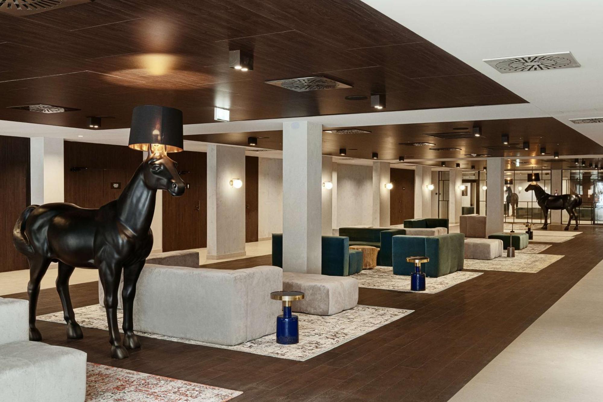 Radisson Blu Resort & Conference Center, Ostroda Mazury Εξωτερικό φωτογραφία The interior of the hotel
